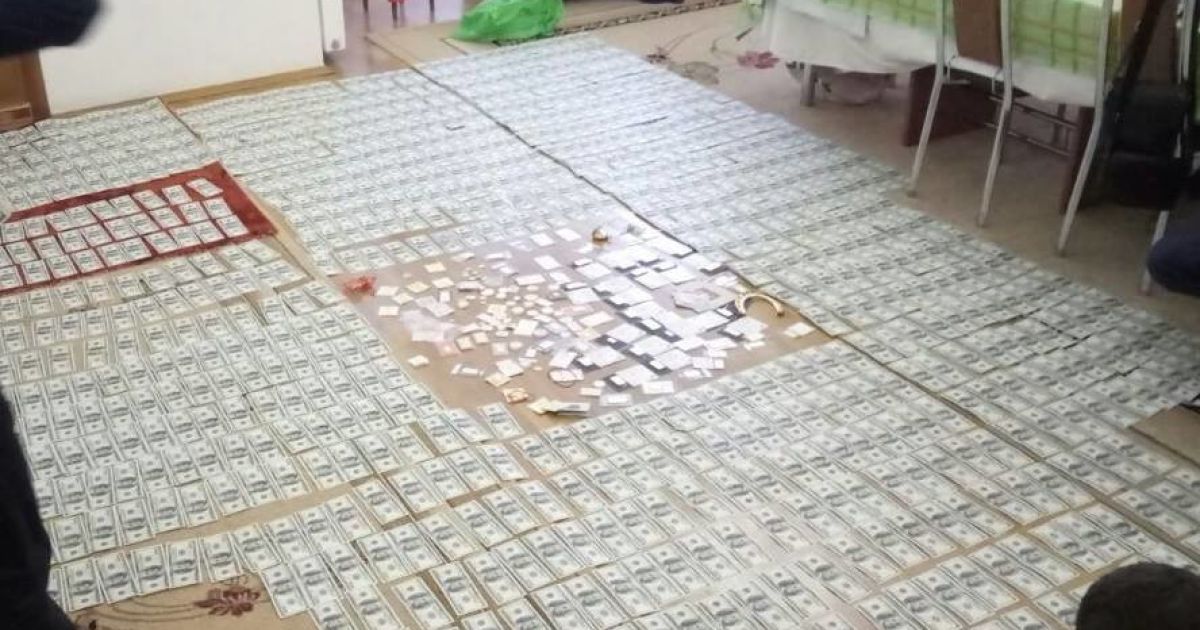 обшуки у справі януковича_5 / © facebook.com/Лариса Сарган