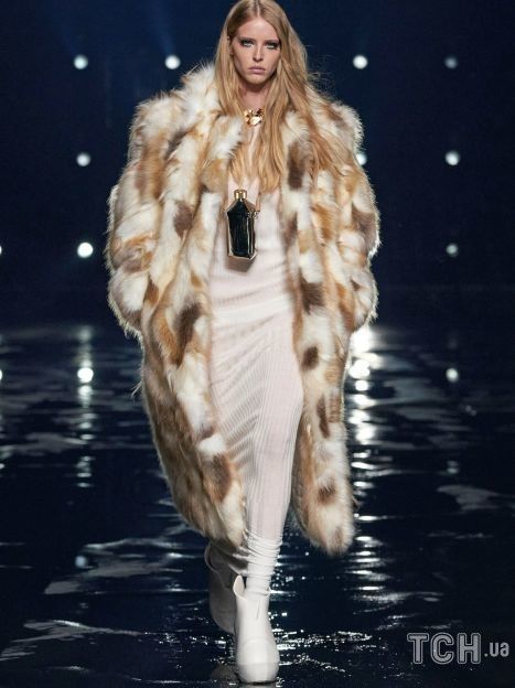 Колекція Givenchy прет-а-порте сезону осінь-зима 2021-2022 / © East News