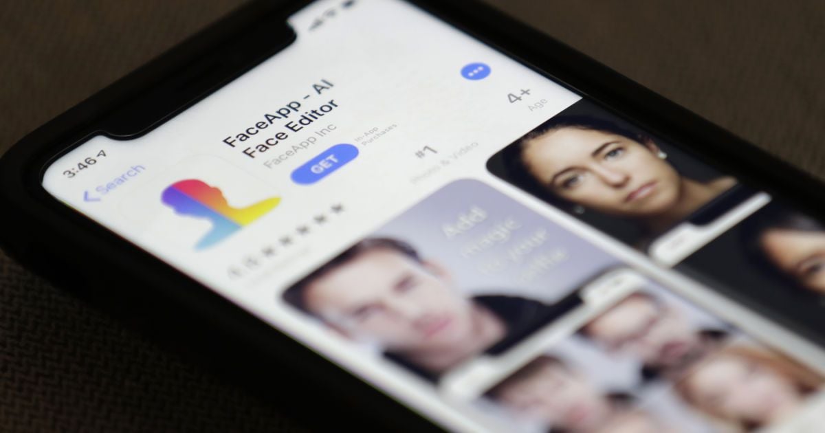 Лидер демократов в Сенате США призвал ФБР проверить российское приложение FaceApp