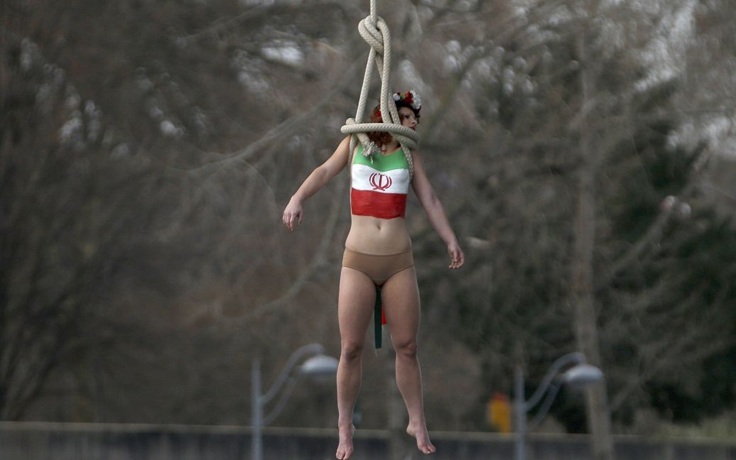 &laquo;Femen&raquo; выступили против визита президента Ирана / © Reuters