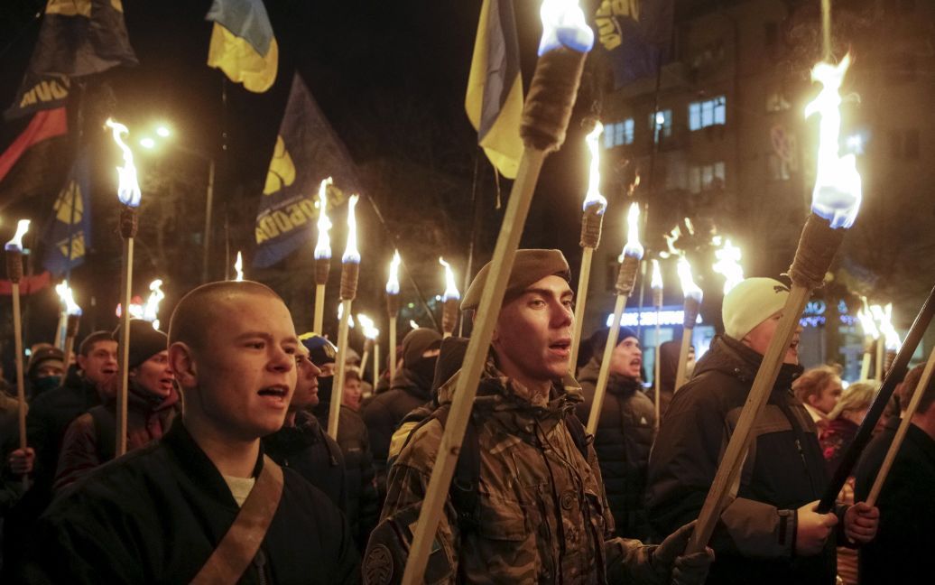Смолоскипний марш на честь героїв Крут у Києві / © Reuters