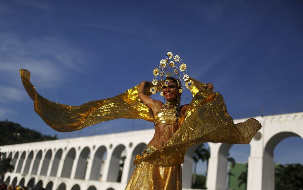 Участница карнавала в окрестностях Рио-де-Жанейро, Бразилия. / © Reuters