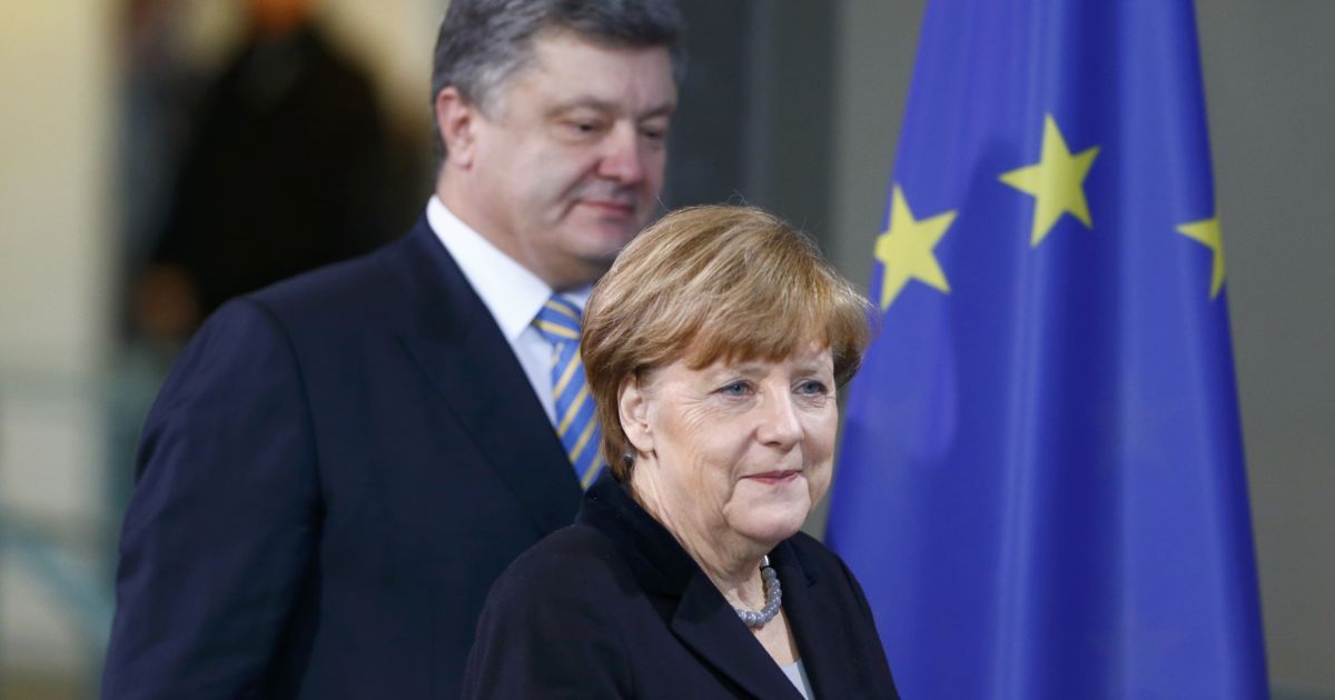 В Берлине президент Украины Петр Порошенко провел встречу с канцлером Германии Ангелой Меркель
