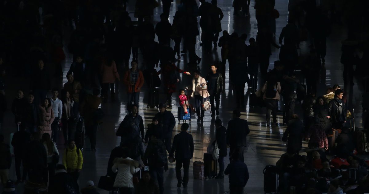 На вокзале образовалась 100-тысячная очередь / © Reuters