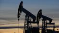 Нефтегазовые доходы России сократились на треть