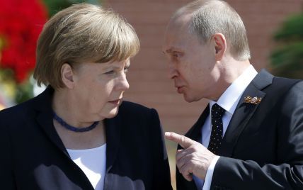 Меркель призывает Путина повлиять на боевиков в зоне АТО