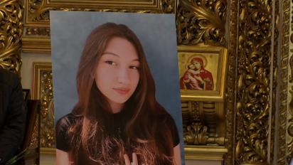 Прощання зі школяркою Марійкою Троянівською, яку вбив російський "Шахед"