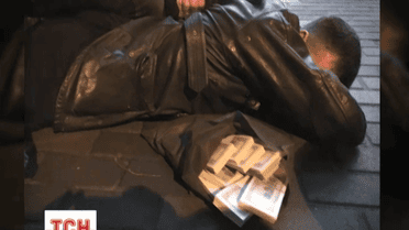 Пойманных на взятке столичных прокуроров взяли под стражу