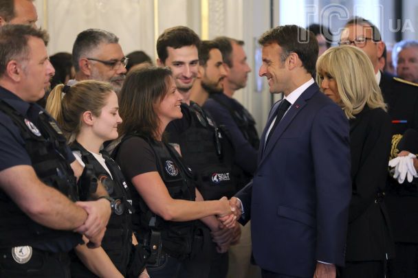 Еммануель і Бріжит Макрони / © Associated Press