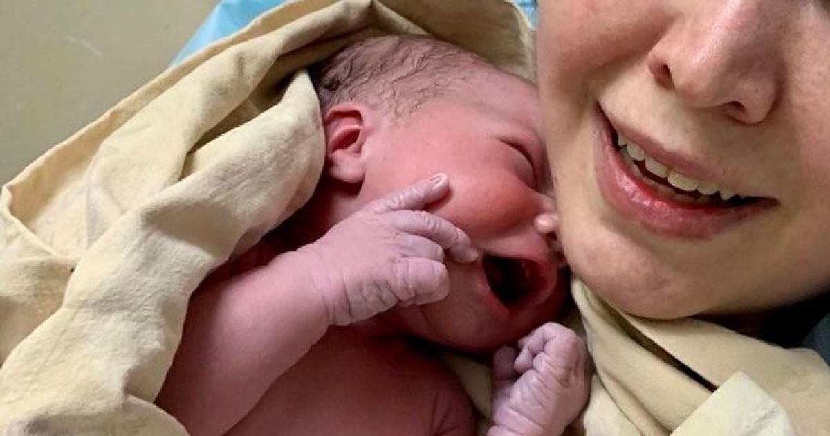 Народжені під обстрілами: в Україні в укриттях з'являються малюки