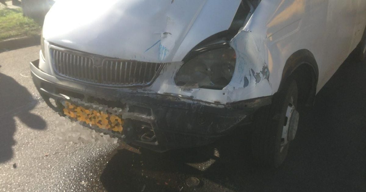 У Миколаєві водій маршрутки протаранив "дев'ятку" і тролейбус