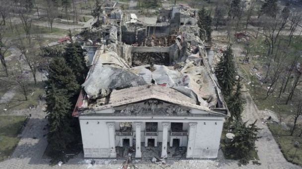 Conseguenze dell'attacco russo al teatro drammatico Mariupol / ©