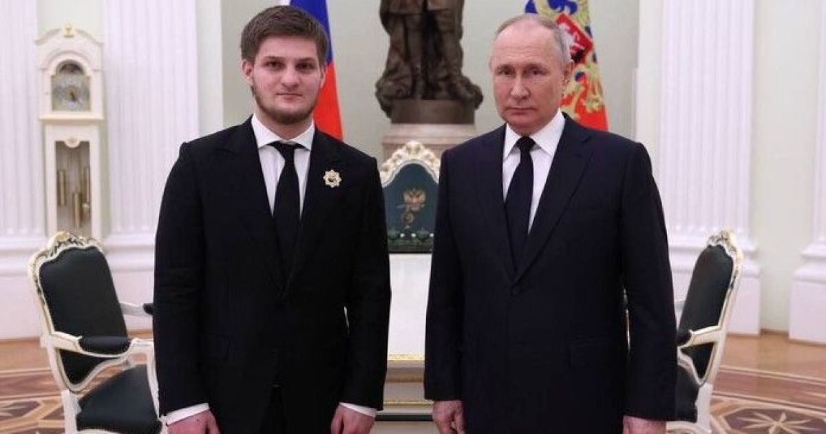 Сын главы Чечни Рамзана Кадырова 17-летний Ахмат на встрече с Путиным / Фото: росСМИ