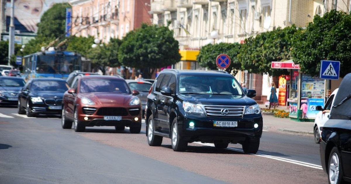 Во время церемонии прощания в Луцке с умершим Еремеевым / © ТСН.ua