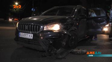 Водитель не справился с управлением и на полном ходу врезался в автомобиль