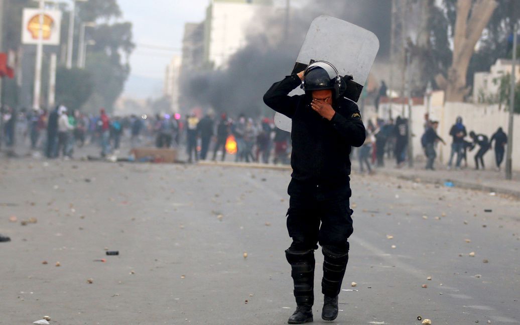 В Тунисе несколько дней продолжаются массовые протесты. / © Reuters