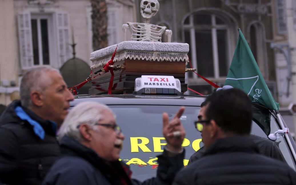 Во Франции таксисты протестуют против Uber / © Reuters