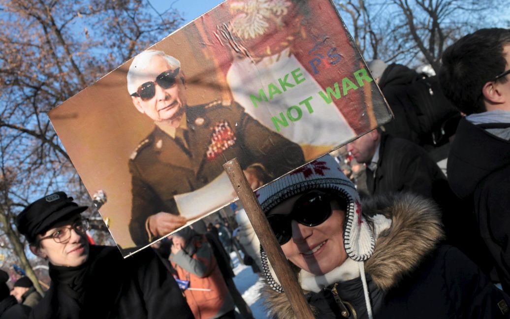 Поляки протестуют против закона о полиции. / © Reuters