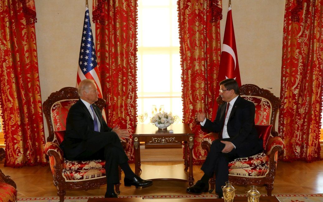 Байден обсудил сирийскую проблему с премьером Турции / © Reuters