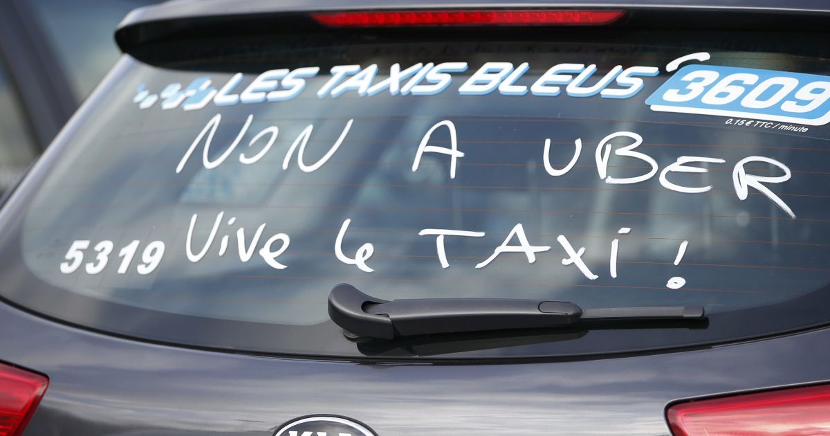 Во Франции таксисты протестуют против Uber / © Reuters