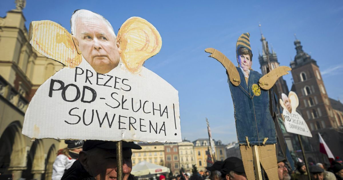 Поляки протестуют против закона о полиции. / © Reuters