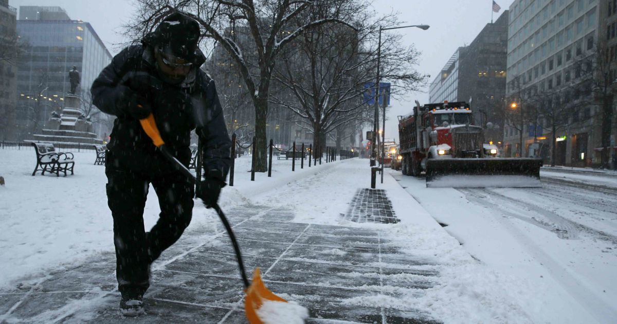 Снежная буря может стать самой сильной за последние десятилетия / © Reuters