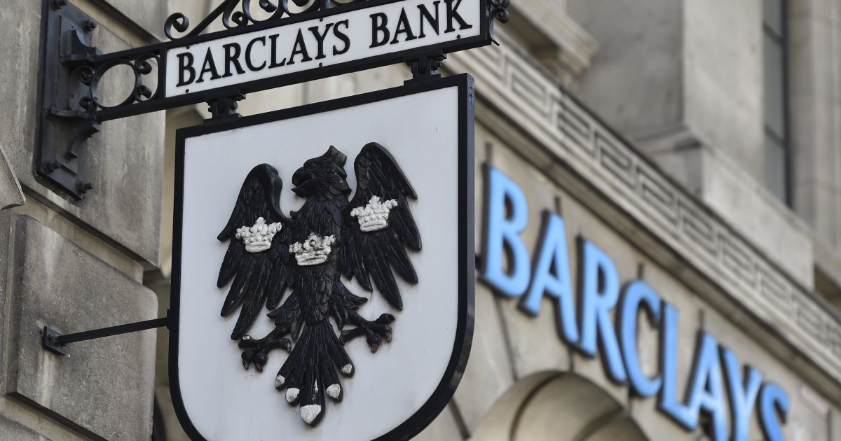Barclays закрывает свои инвестиционно-банковские подразделения в России