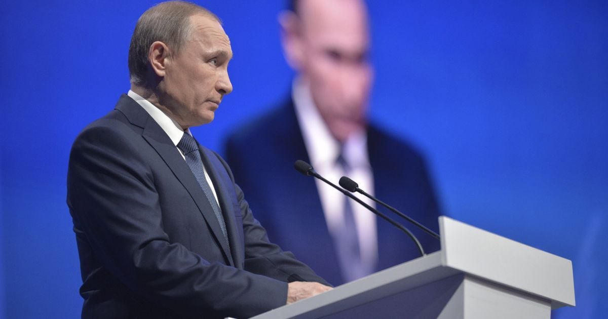 "Охота на Путина". Почему Запад именно сейчас выдал президенту РФ "красную карточку"