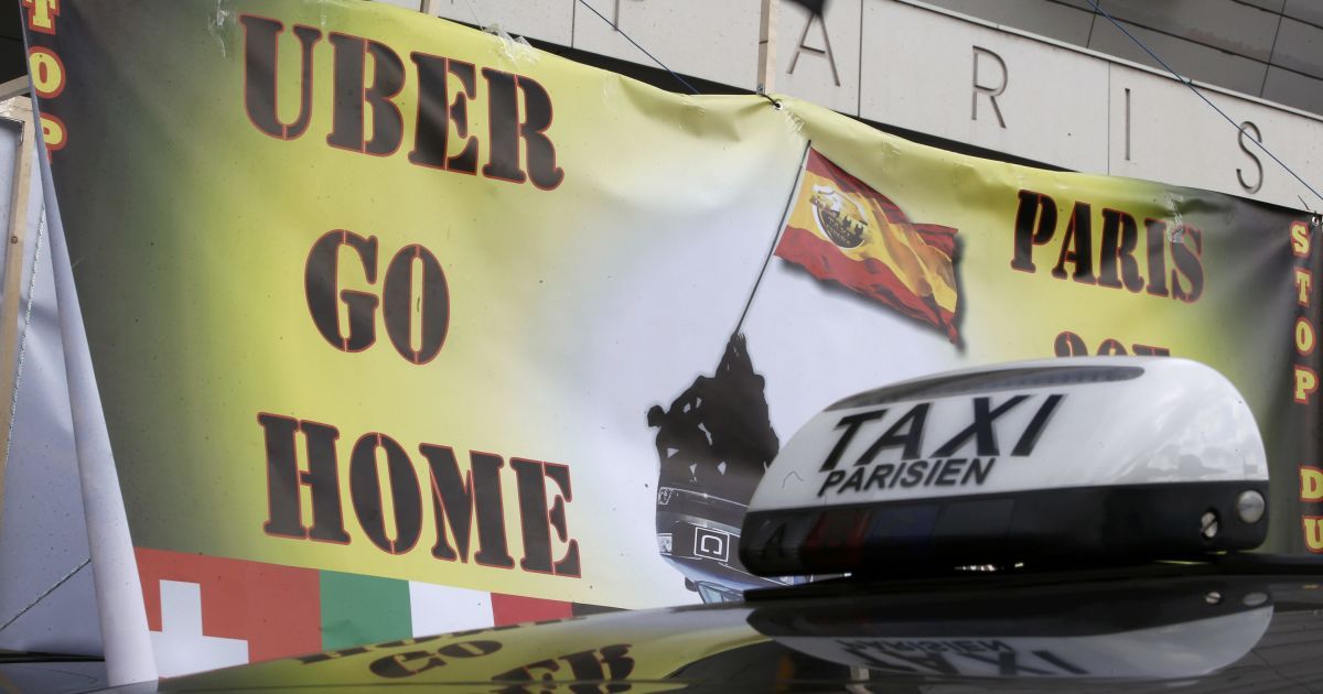 Во Франции таксисты протестуют против Uber / © Reuters