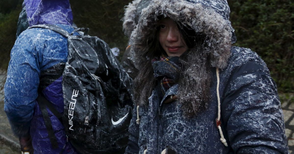 Восточная Азия страдает от непривычного для нее холода / © Reuters