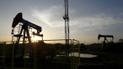 Нефть дешевеет: в России упал рубль, а в Венесуэле продлили чрезвычайное положение в экономике