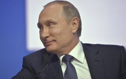 Путин "завис" в раздумьях, стоит ли ему оставаться президентом России
