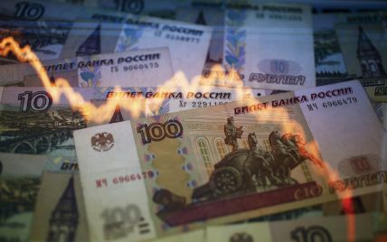 Порошенко назвал падение рубля расплатой агрессора за безответственность