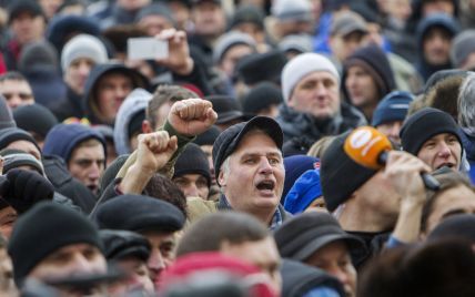 ЕП поддержал безвизовый режим для Украины и "майдан" в Молдове. 5 главных новостей дня