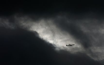 В самолете в небе над Сомали прогремел громкий взрыв (Фото)