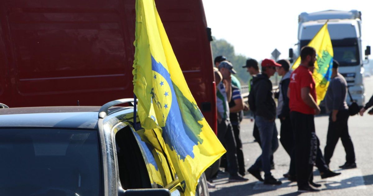 "Евробляхеры" устроили акцию протеста на границе с Беларусью