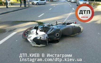 Жуткое ДТП в Киеве: мотоциклист погиб на глазах жены на следующий день после свадьбы