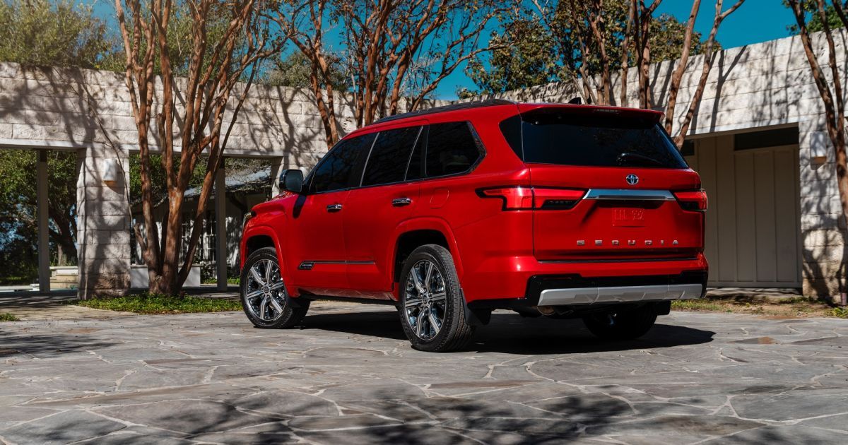 Які автомобілі здатні проїхати понад 400 тисяч км: рейтинг найнадійніших моделей (фото)