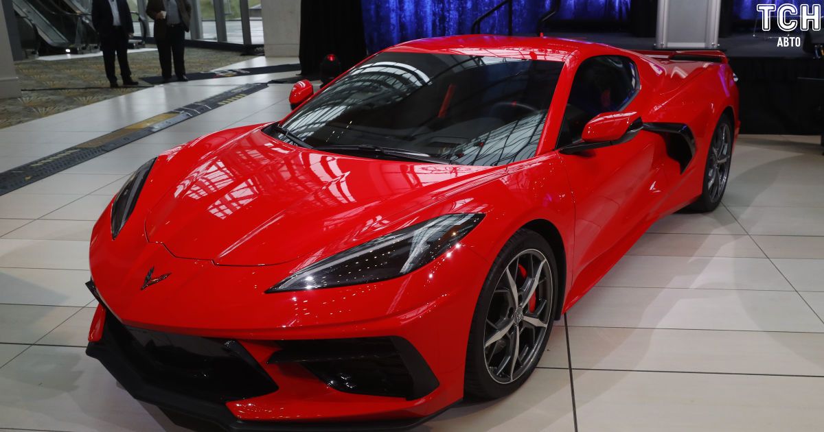 Перший Chevrolet Corvette 2020 року пустили з молотка за $3 млн