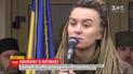 У Києві активісти на всіх в'їздах чекали на автобус, який висадив волонтерок посеред траси