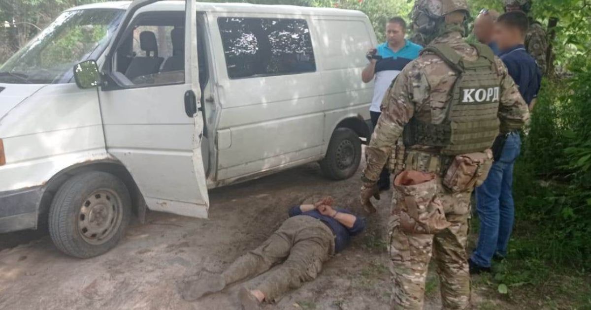Пистолеты, автоматы, карабины и взрывчатка: в Виннице разоблачили банду, которая продавала оружие