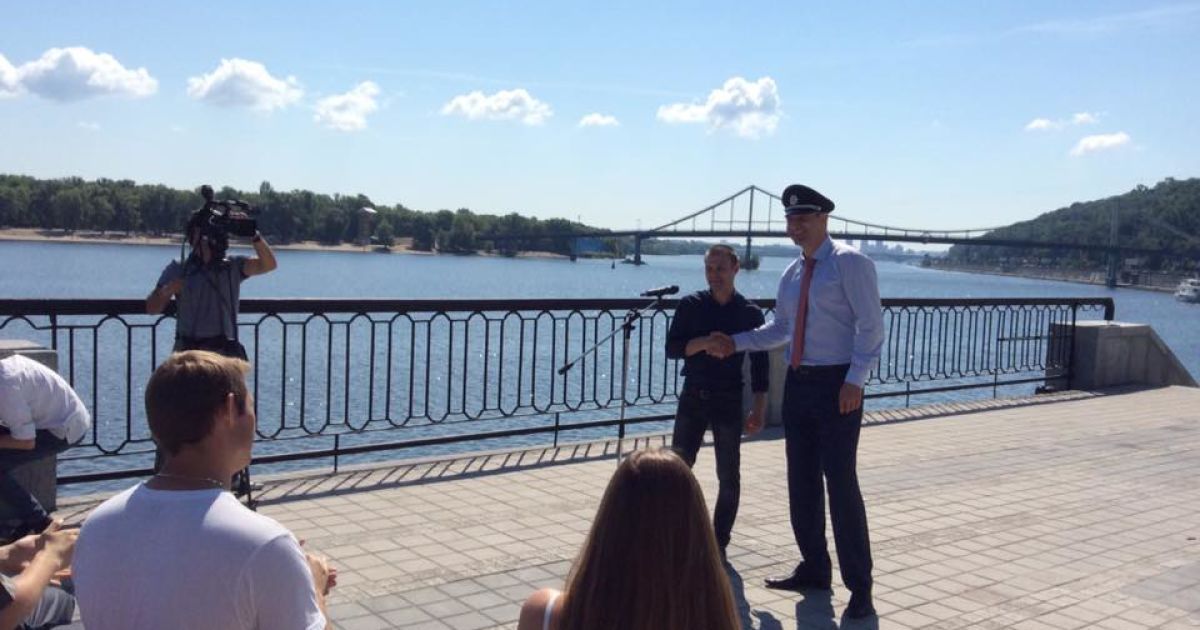 Кличку подарували кашкет патрульного / © facebook.com/merkieva