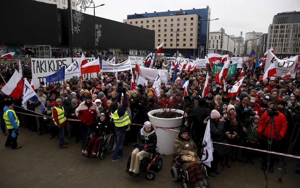 Польщею прокотилися масові протести / © Reuters