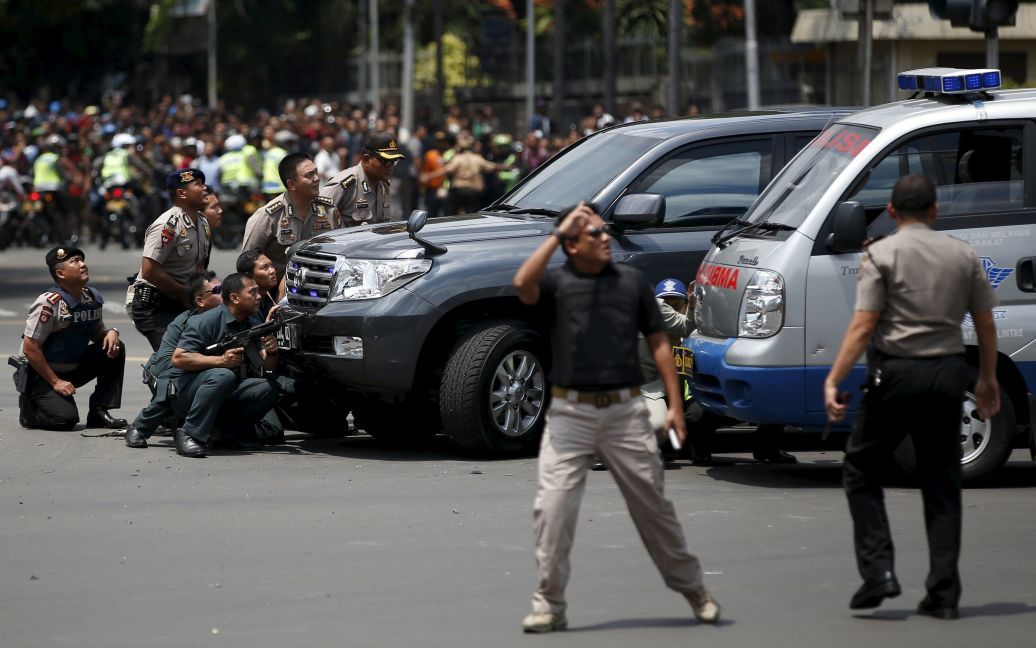 З&#039;явилися моторошні фото з місця серії потужних вибухів у Джакарті / © Reuters