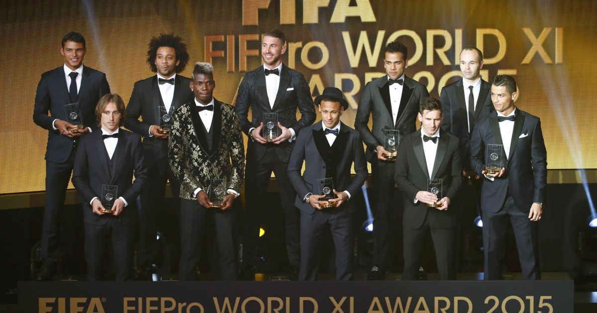 В команда 2015 года ФИФА внесла по 4 игрока "Барселоны" и "Реала".