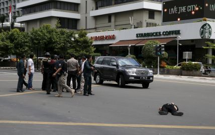 Обнародовано видео серии кровавых взрывов в индонезийской Джакарте