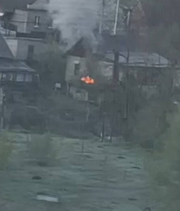 Возгорание на территории частного дома в Днепре / © из соцсетей