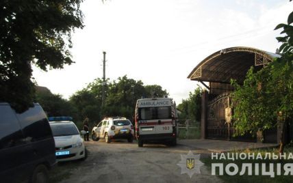 У Київській області через припаркований автомобіль жінка влаштувала різанину: подробиці