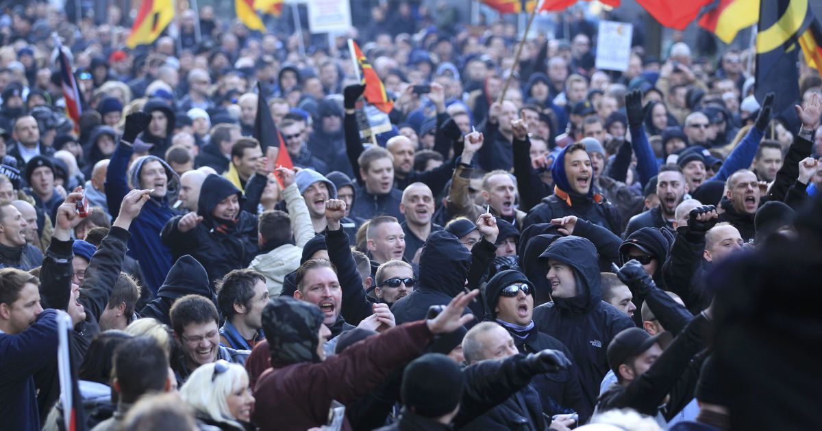 В Кельне сошлись противники и сторонники мигрантов / © Reuters