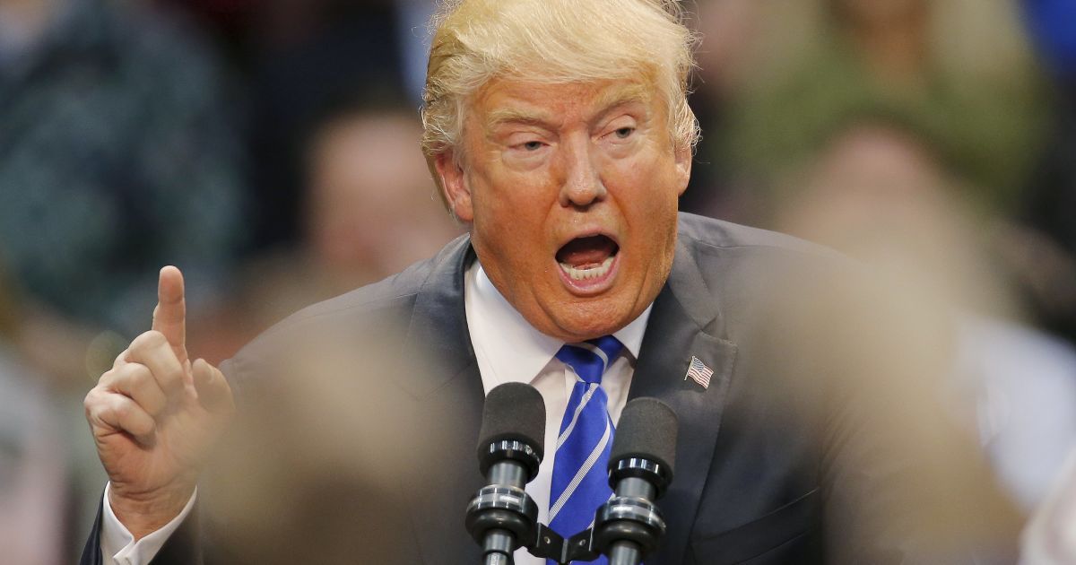 Скандалист Трамп уверен в поддержке избирателей, даже если он будет стрелять в людей